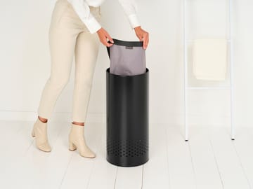 Brabantia καλάθι ρούχων με πλαστικό καπάκι 35 L - Ματ μαύρο - Brabantia