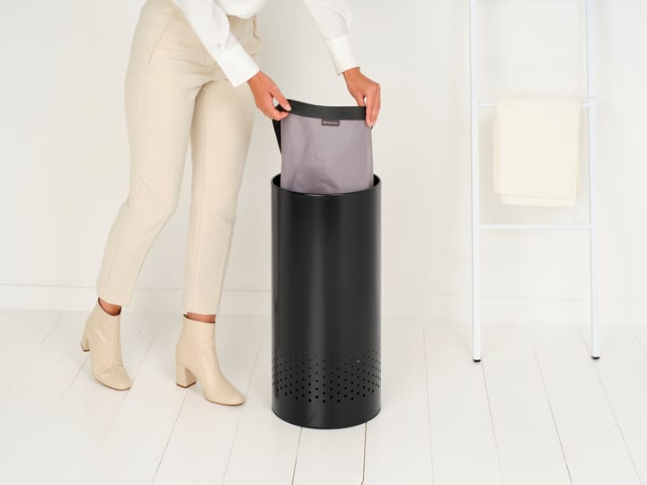 Brabantia καλάθι ρούχων με πλαστικό καπάκι 35 L, Ματ μαύρο Brabantia