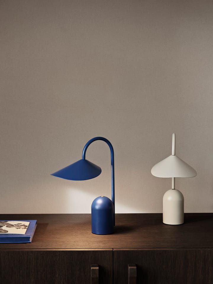 Arum Φορητό φωτιστικό, Bright Blue ferm LIVING