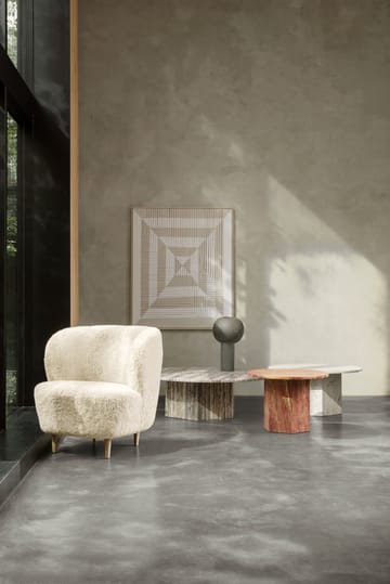 Καρέκλα Stay Lounge chair μικρή - Sheep skin - Moonlight-lackad oak - GUBI