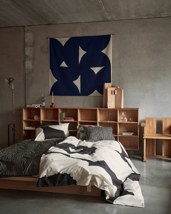 Iso Unikko μαξιλαροθήκη 50x60 εκ., Off white-charcoal Marimekko