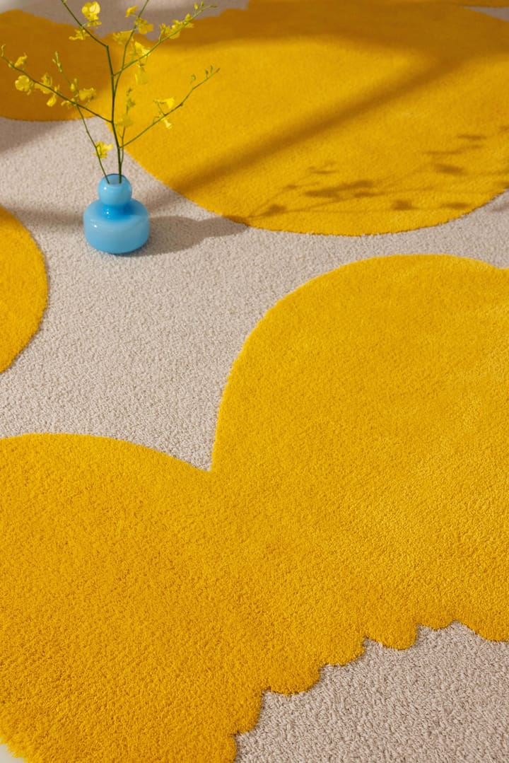 Μαλλί χαλί Iso Unikko - Yellow, 250x350 cm - Marimekko