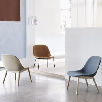 Fiber Lounge καρέκλα με ξύλινα πόδια από δρυός - Steel cut trio 236 - Muuto