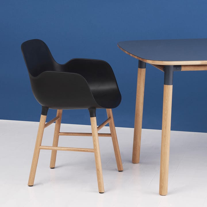 Πολυθρόνα Form , Blue, oak legs Normann Copenhagen