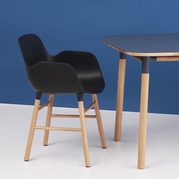 Πολυθρόνα Form  - γκρι, ξύλινο πόδι - Normann Copenhagen