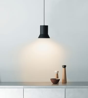 Κρεμαστό φωτιστικό μεσαίου μεγέθους Hat - Black - Normann Copenhagen