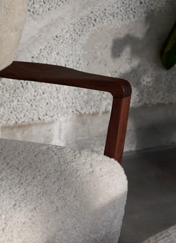 Πολυθρόνα Wulff Lounge Chair ATD2 - Λαδωμένη καρύδια-Moonlight - &Tradition